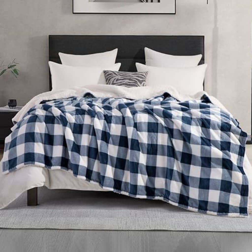Elegant Comfort Ultra Soft Reversible Buffalo Plaid Flannel Sherpa Blanket - Cozy Silky Checkered Fleece Throw for Couch, Bed - Plush Fuzzy Warm Winter Blanket for Gift, Queen, Navy